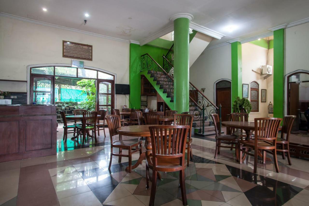 Reddoorz @ Genteng Surabaya 2 Εξωτερικό φωτογραφία