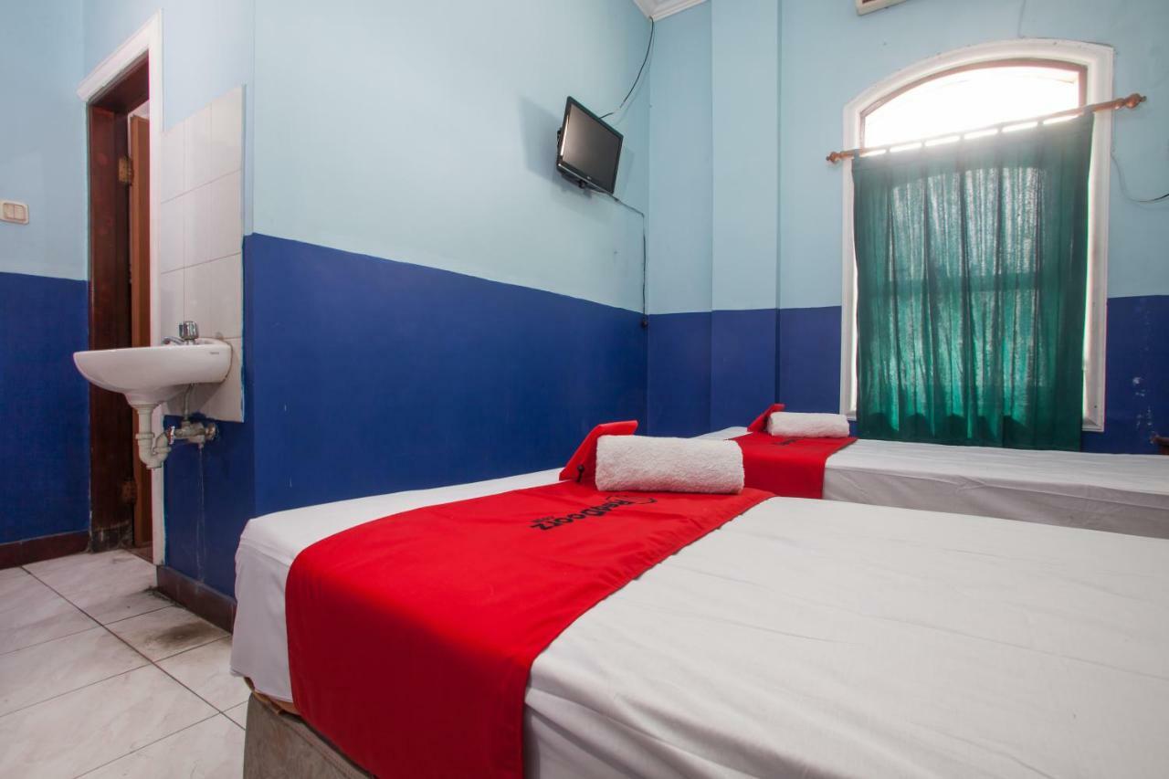 Reddoorz @ Genteng Surabaya 2 Εξωτερικό φωτογραφία