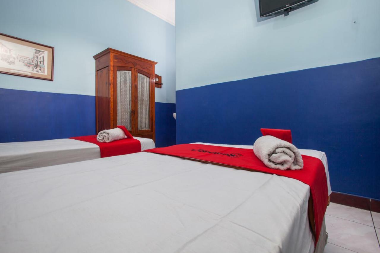 Reddoorz @ Genteng Surabaya 2 Εξωτερικό φωτογραφία